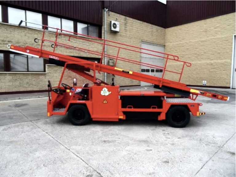 CEA-14 Conveyor Belt Loader - Commercials Aircraft Ground Support Equipment | The Deltic Group